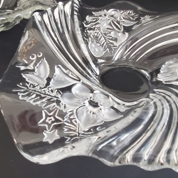 Large Ornate Clear Glass Candleholders 2 Swirls Leaves Berries Trinket Dish Bowl - Picture 5 of 8